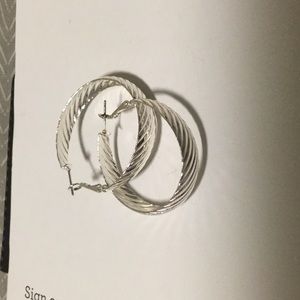 Silver classy hoop earrings